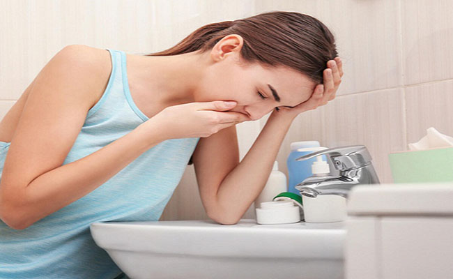Buồn nôn và đau thượng vị là triệu chứng của đau dạ dày cấp