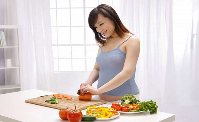 Phụ nữ mang thai bị tiểu đường nên chú ý chế độ ăn uống