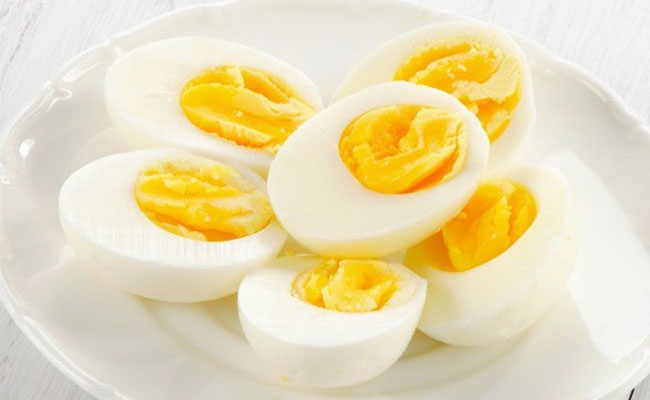 Trứng luộc vừa đơn giản lại phù hợp dành cho người bệnh gút